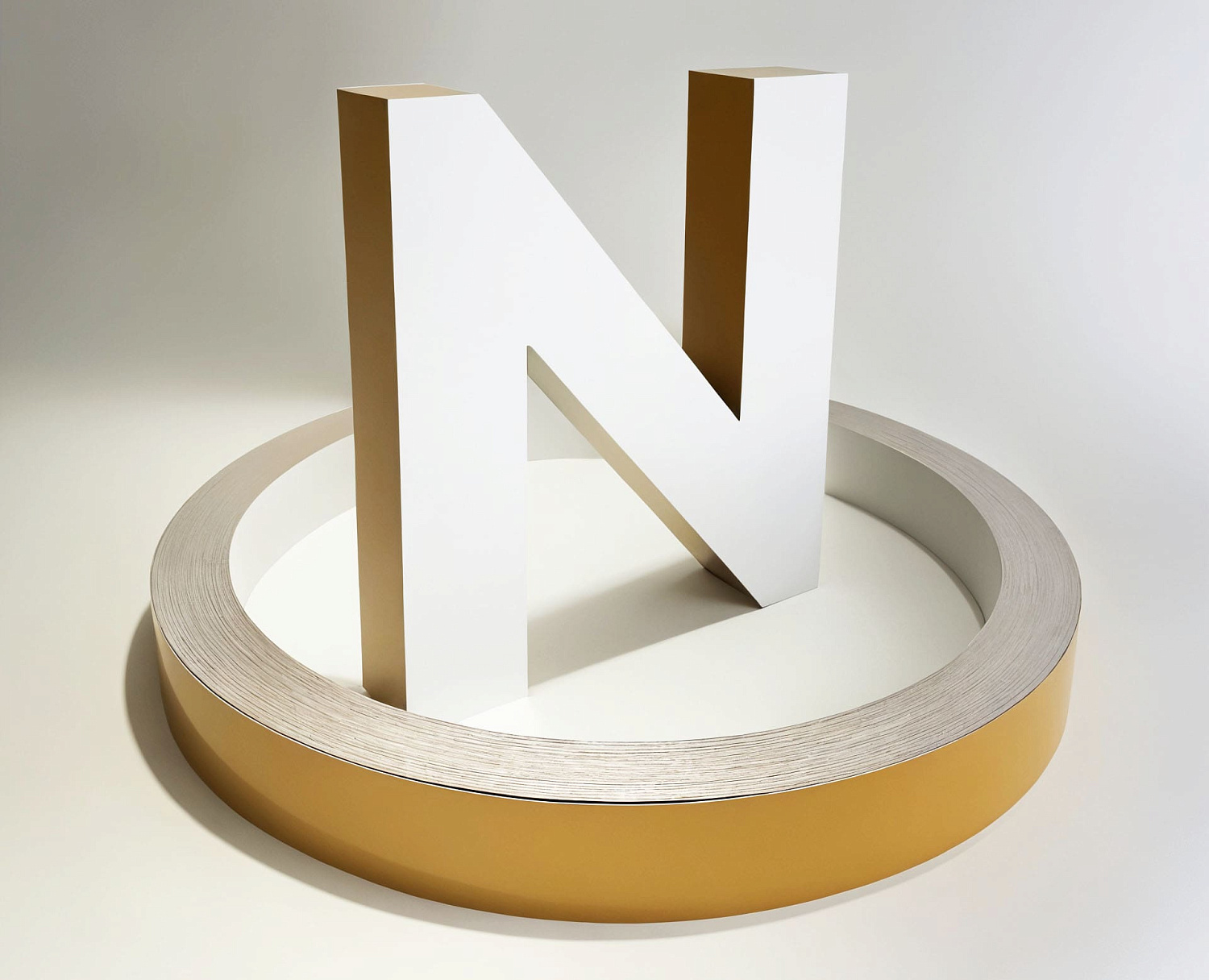 Буквы, выполненные из алюминиевого борта и пластика ПВХ