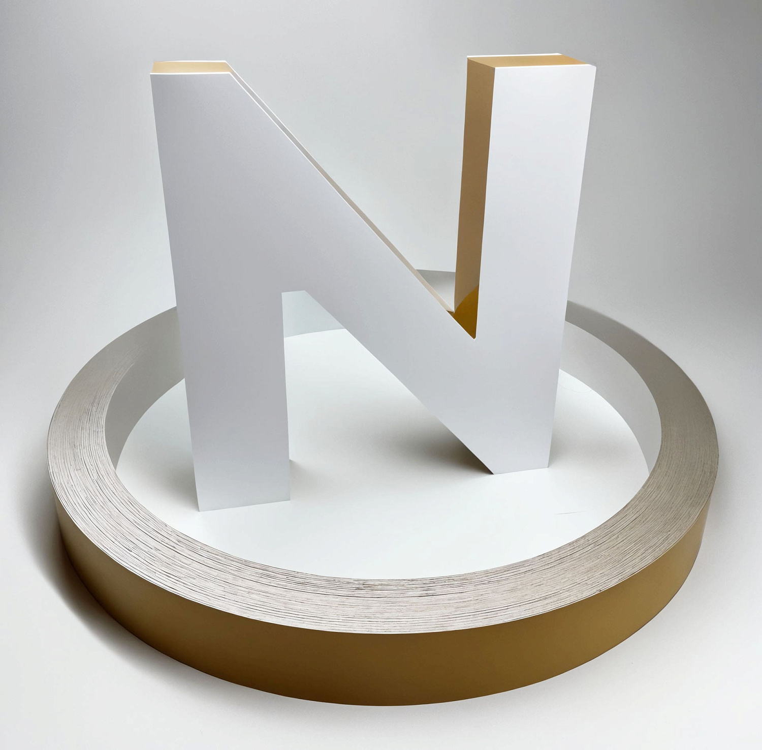 Буквы, выполненные из алюминиевого борта и пластика ПВХ